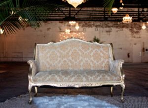 Loveseat 4